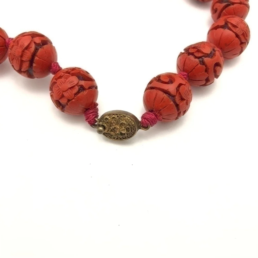 Vintage Cinnabar Chinese Necklace - Picture 5 of 6